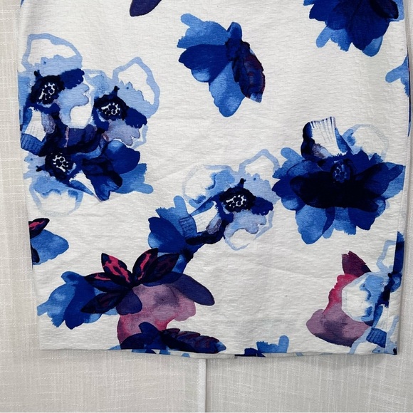 Banana Republic Celia Watercolor Floral Pencil Skirt Size 12 - Picture 3 of 10